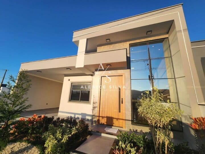 Casa em Forquilhas no Lisboa III 3 dormitórios com 1 suíte