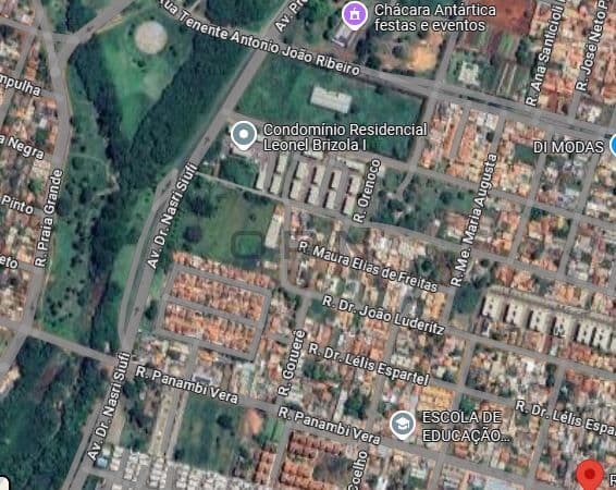 Terreno na Avenida Ludio Coelho