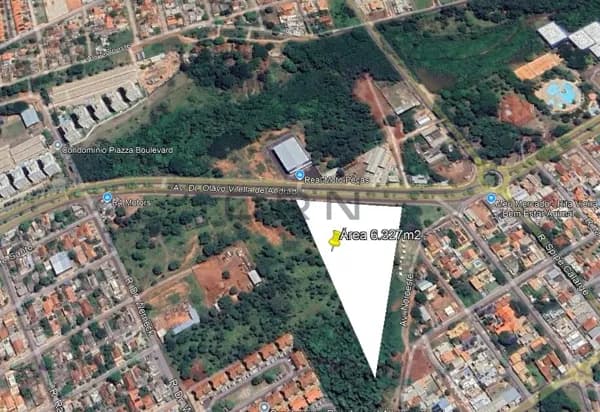 Terreno na Avenida Interlagos