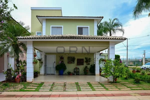 Casa de Condomínio em Campo Grande - Tiradentes