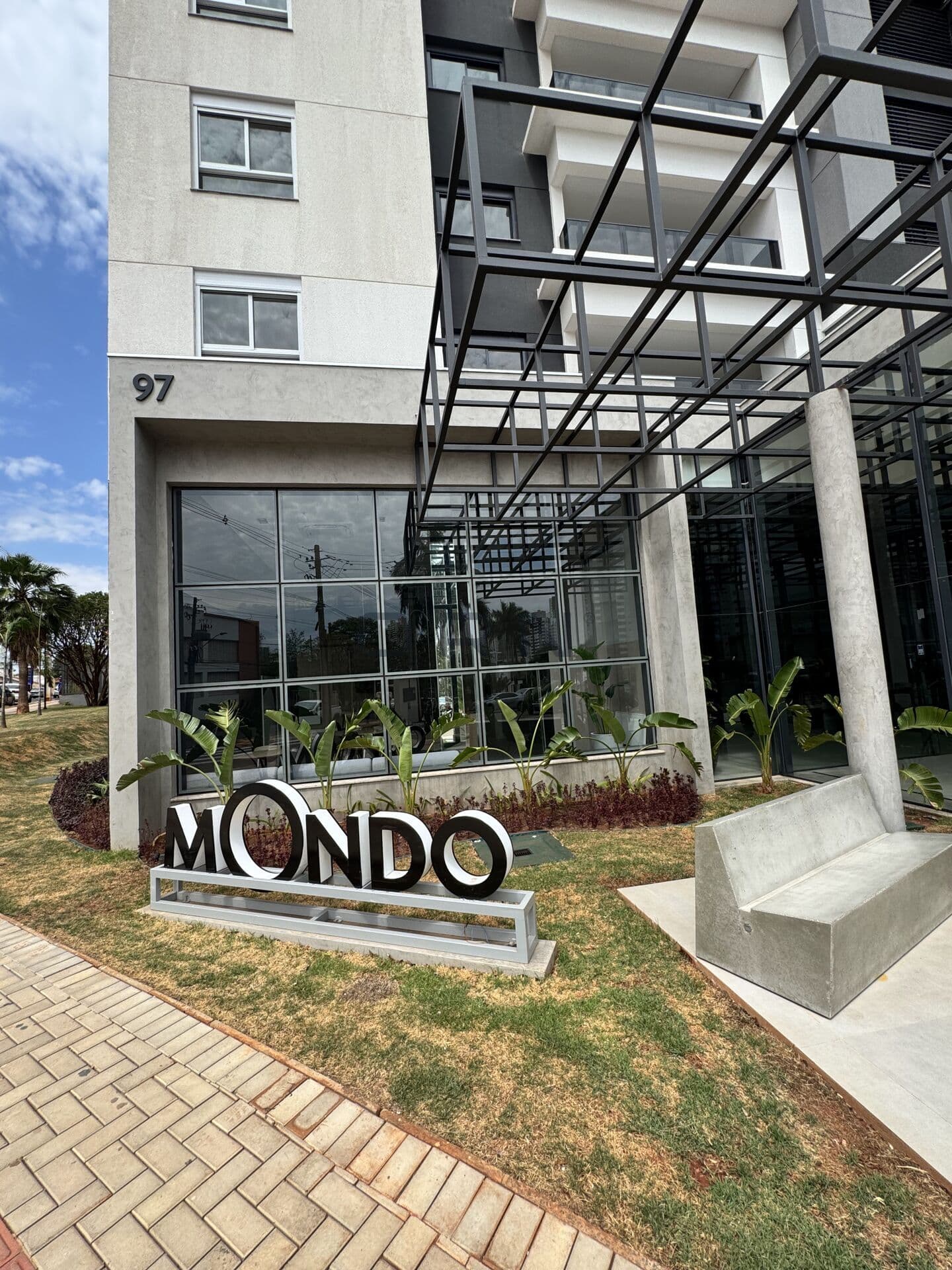 Apartamento andar alto com sacada integrada