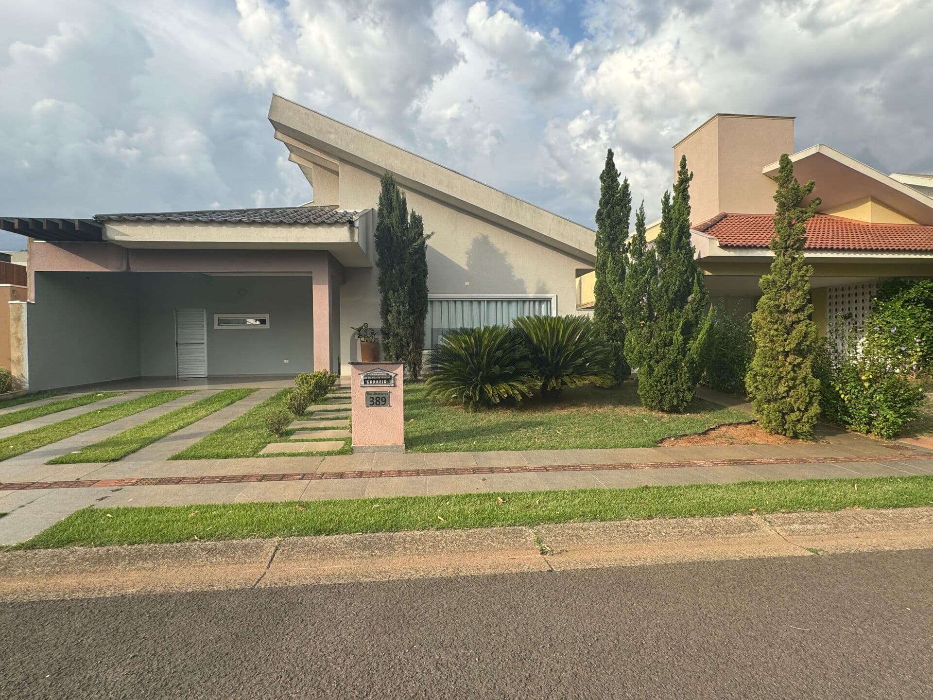 Casa de Condomínio em Campo Grande - Residencial Damha
