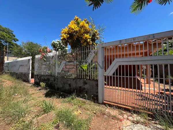 Casa em Campo Grande - Vila Planalto