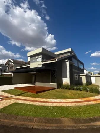 Sobrado em Campo Grande - Residencial Damha II