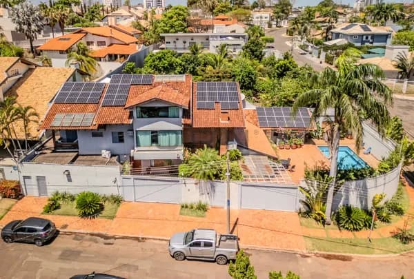 Casa Sobrado em Chácara Cachoeira, Campo Grande/MS