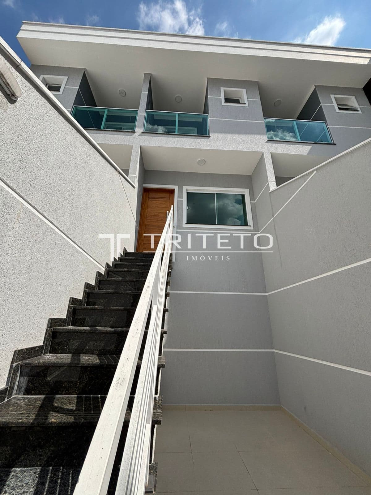 Sobrado 3 Dorm (1 suíte)