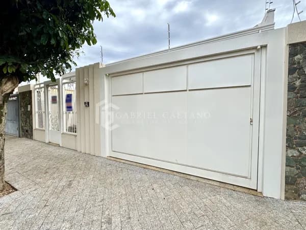 Casa à Venda em Guararapes no Bairro Continental