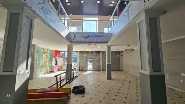 Prédio Comercial em Centro, Mesquita/RJ