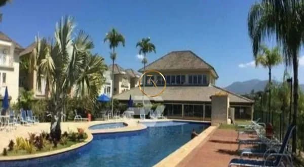 Casa em Condomínio Fechado - na quadra da praia do Recreio !