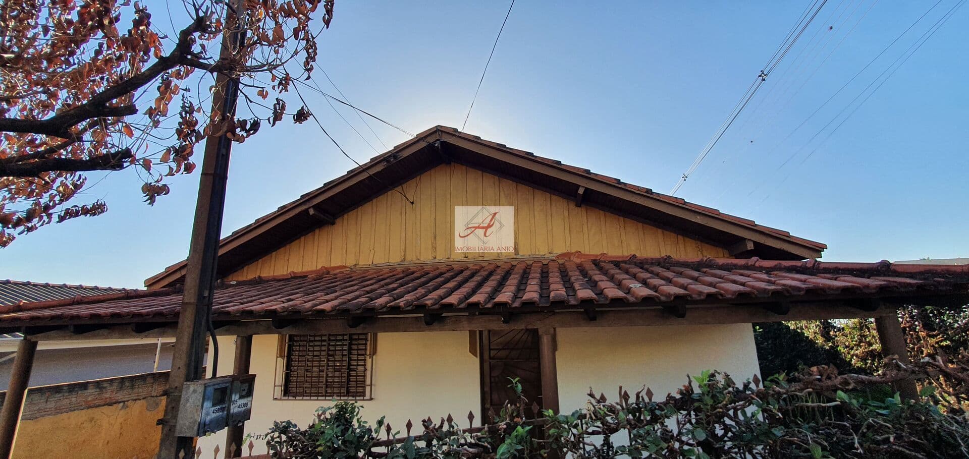 Casa em Bandeirantes - Centro