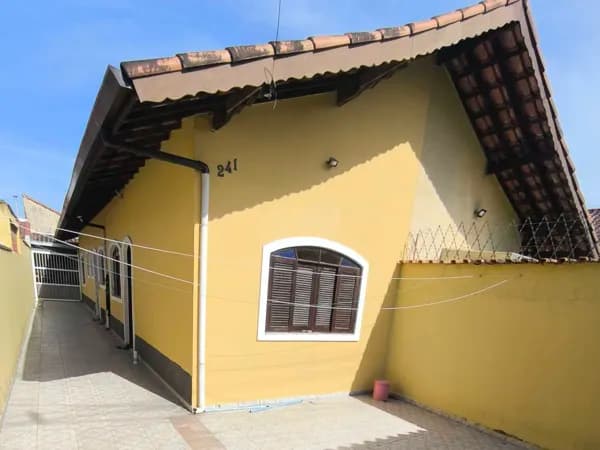 Imóvel em bairro residencial à venda em Itanhaém/SP.