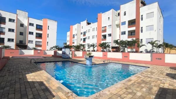 Apartamento 01 dormitório no térreo em bairro residencial com forte presença de comércios á venda em Itanhaém/SP.