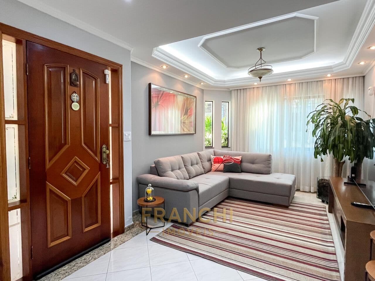 Sobrado com 4 Quartos à venda, 200m² - Jardim Têxtil