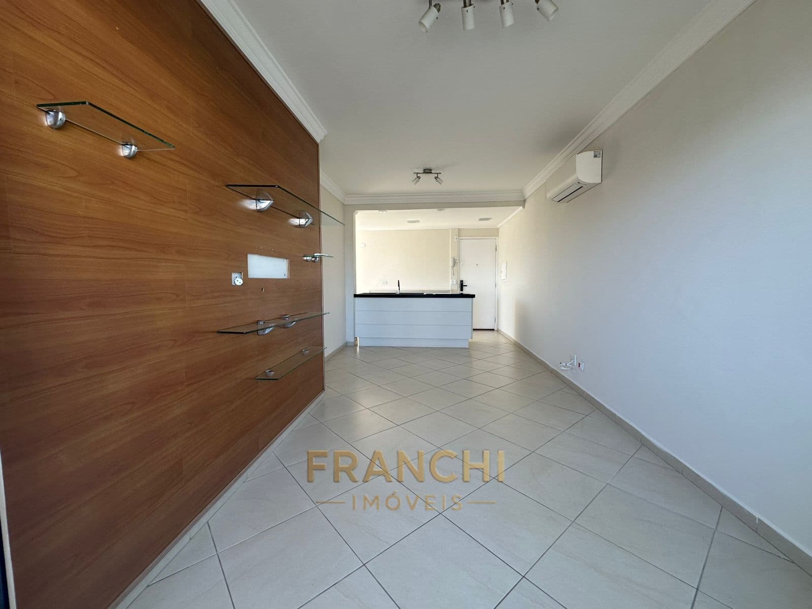 Apartamento para locação - Em frente ao shopping Anália Franco!