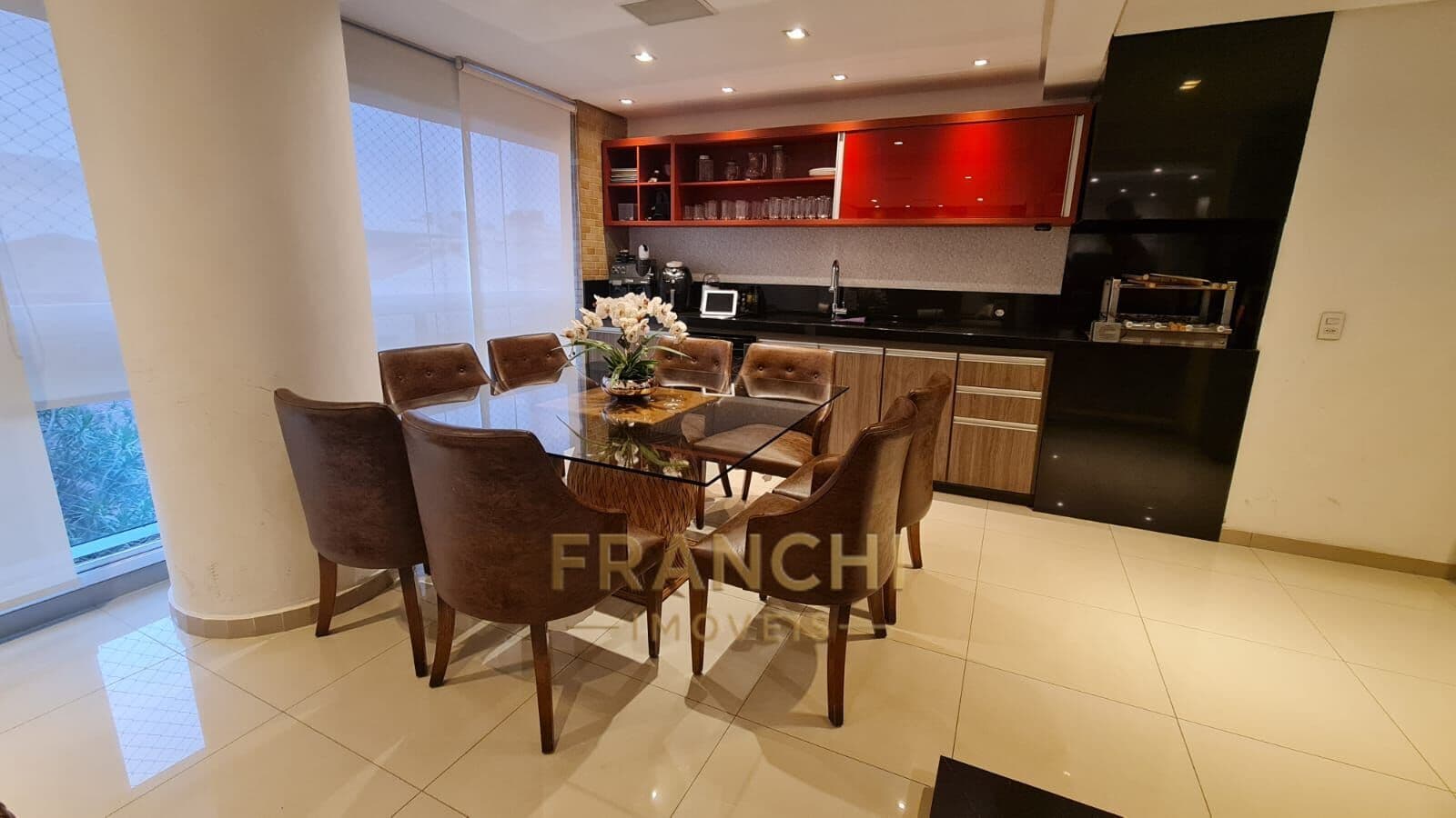 Apartamento com 3 Quartos e 5 banheiros à Venda, 171 m² por R$ 2.500.000