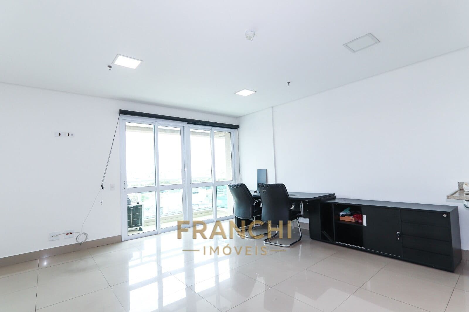 Sala/Conjunto em São Paulo - Vila Carrão