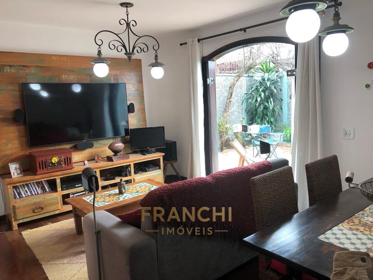 Sobrado com 4 Quartos e 5 banheiros à Venda, 260 m² por R$ 1.377.000