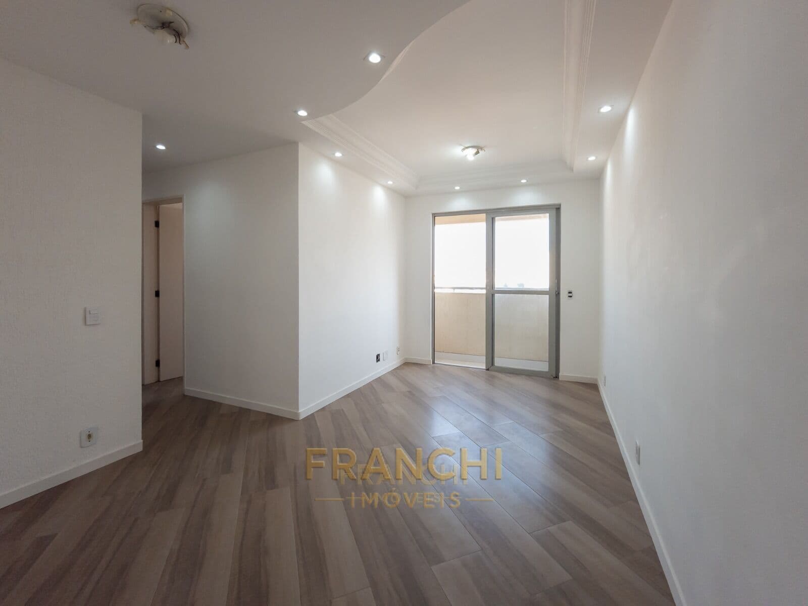 Apartamento com 3 Quartos e 1 banheiro à Venda no Jardim Textil