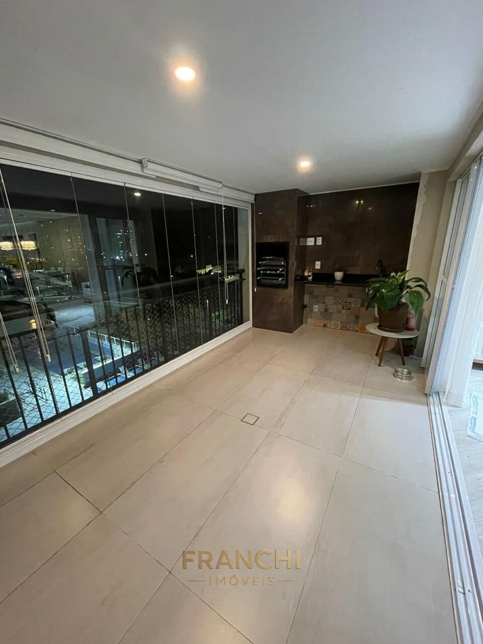 Apartamento Padrão 3 suítes | Porteira fechada