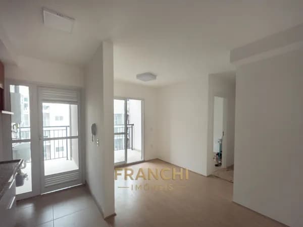 Apartamento em Chácara Santo Antônio com 2 quartos
