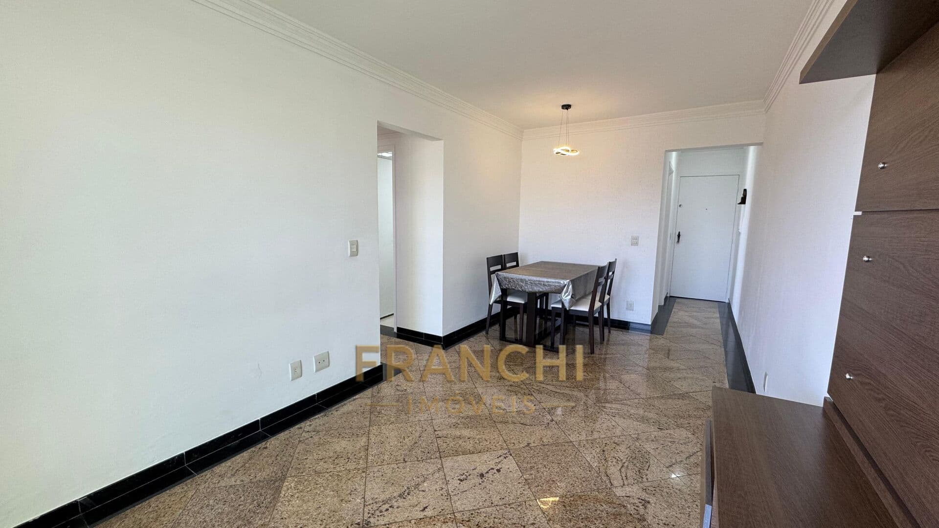 Apartamento com 2 Quartos e 2 banheiros para Alugar, 64 m² por R$ 2.850/Mês