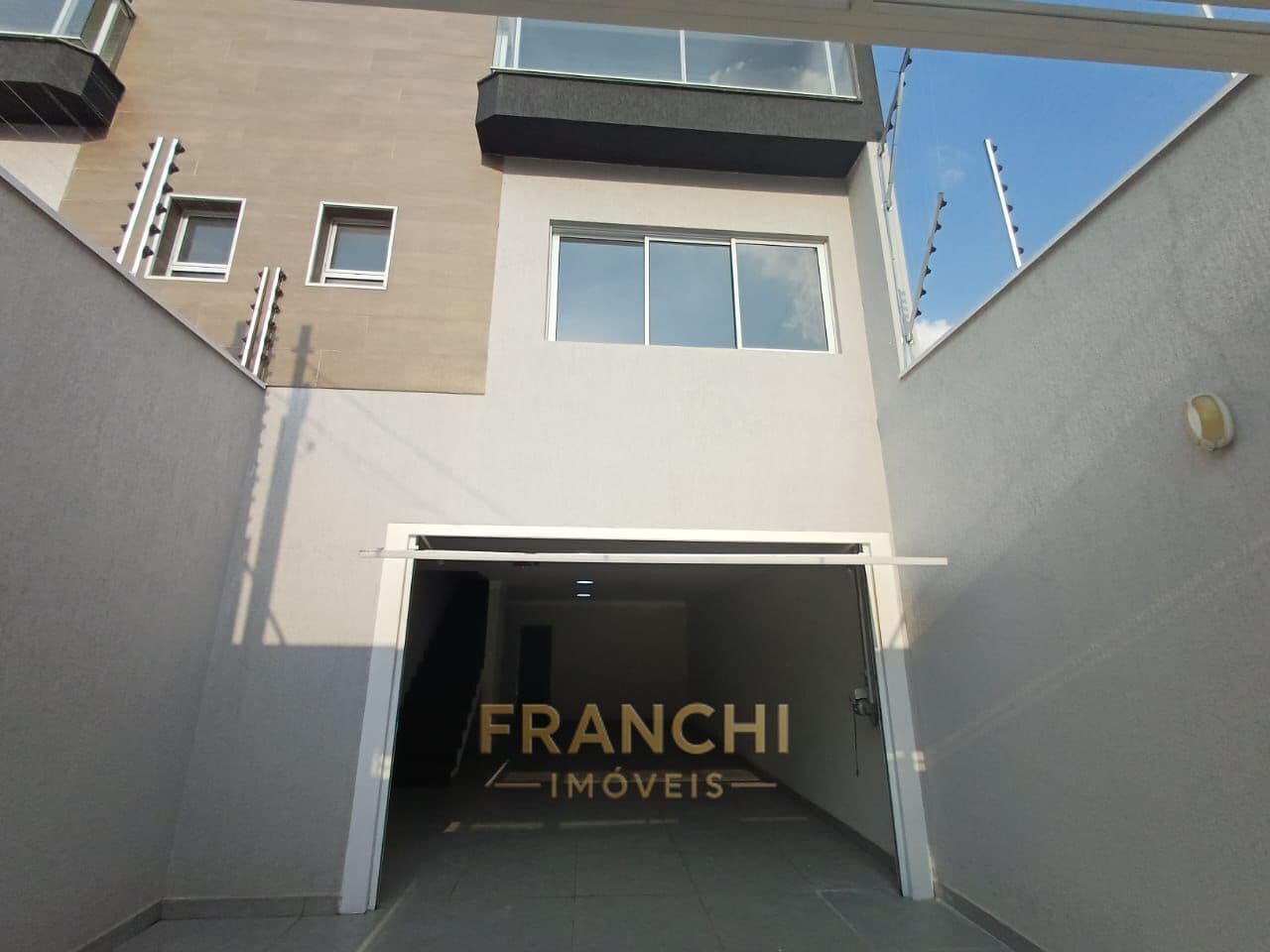 SOBRADO NOVO DE ALTO PADRÃO – VILA FORMOSA