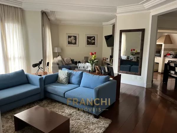 Elegante apartamento no Edifício Maison Euroville
