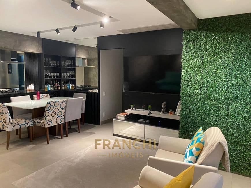 Apartamento com 3 Quartos e 2 banheiros à Venda, 77 m² por R$ 790.000