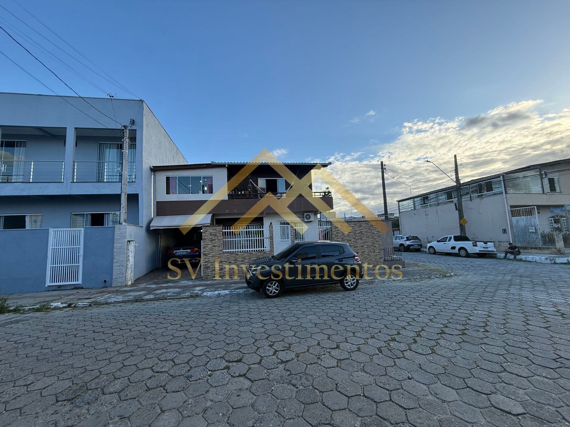 Casa de esquina em localização privilegiada em Cordeiros, Itajaí/SC