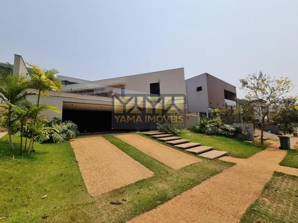 Sobrado de Luxo 254m² | 4 Suítes, Piscina e Energia Solar em Condomínio Alphaville