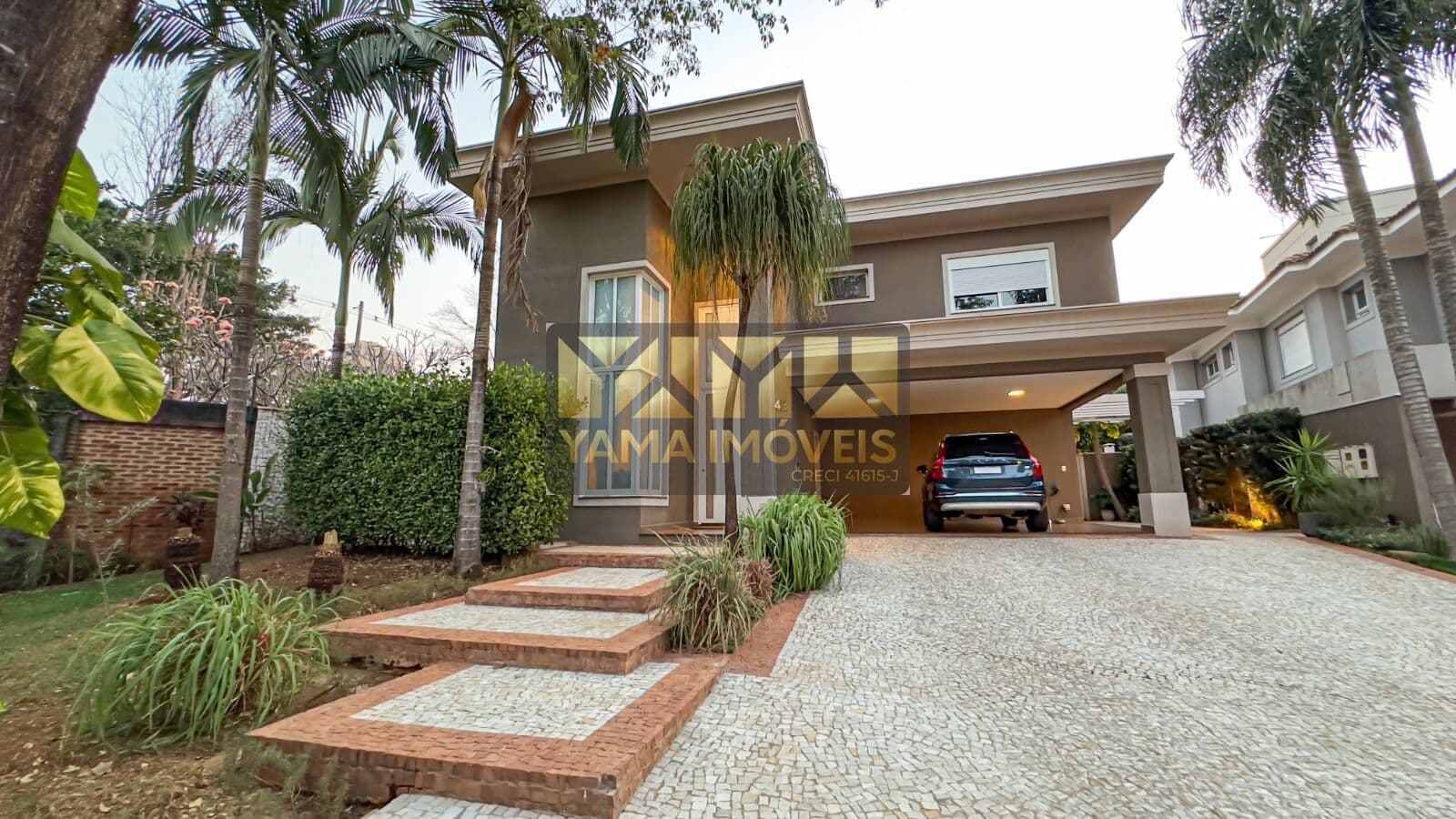 Casa de Alto Padrão com 4 Suítes, 587 m², Piscina e Espaço Gourmet – Condomínio Ipê Amarelo, Vila do Golfe