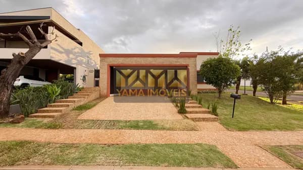 Casa de Alto Padrão no Alphaville I - 252 m²