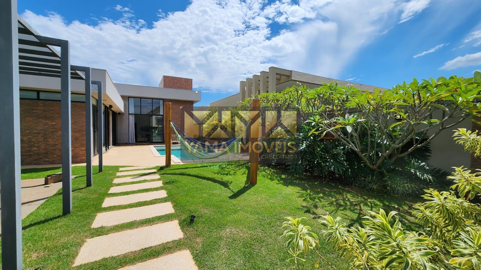 Casa Alto Padrão em Condominio Enseada da Fronteira, Rifaina/SP