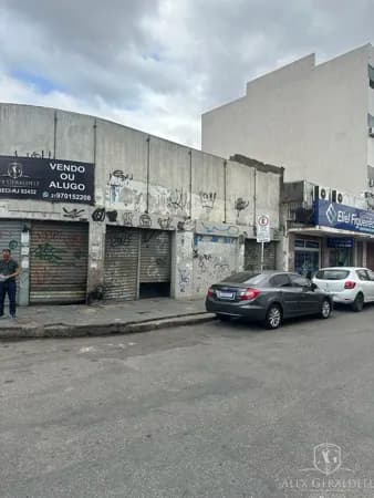 Loja ampla, de esquina no Centro, Calçadão de Nova Iguaçu/RJ