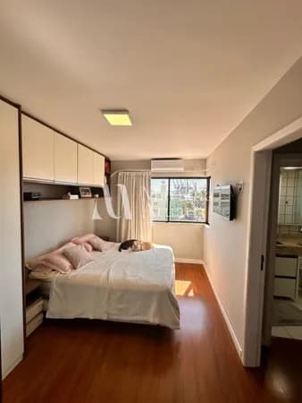 Apartamento com 04 Dormitórios no centro de Itajai