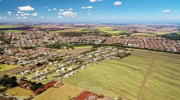 Lote/Terreno em Cravinhos - Centro