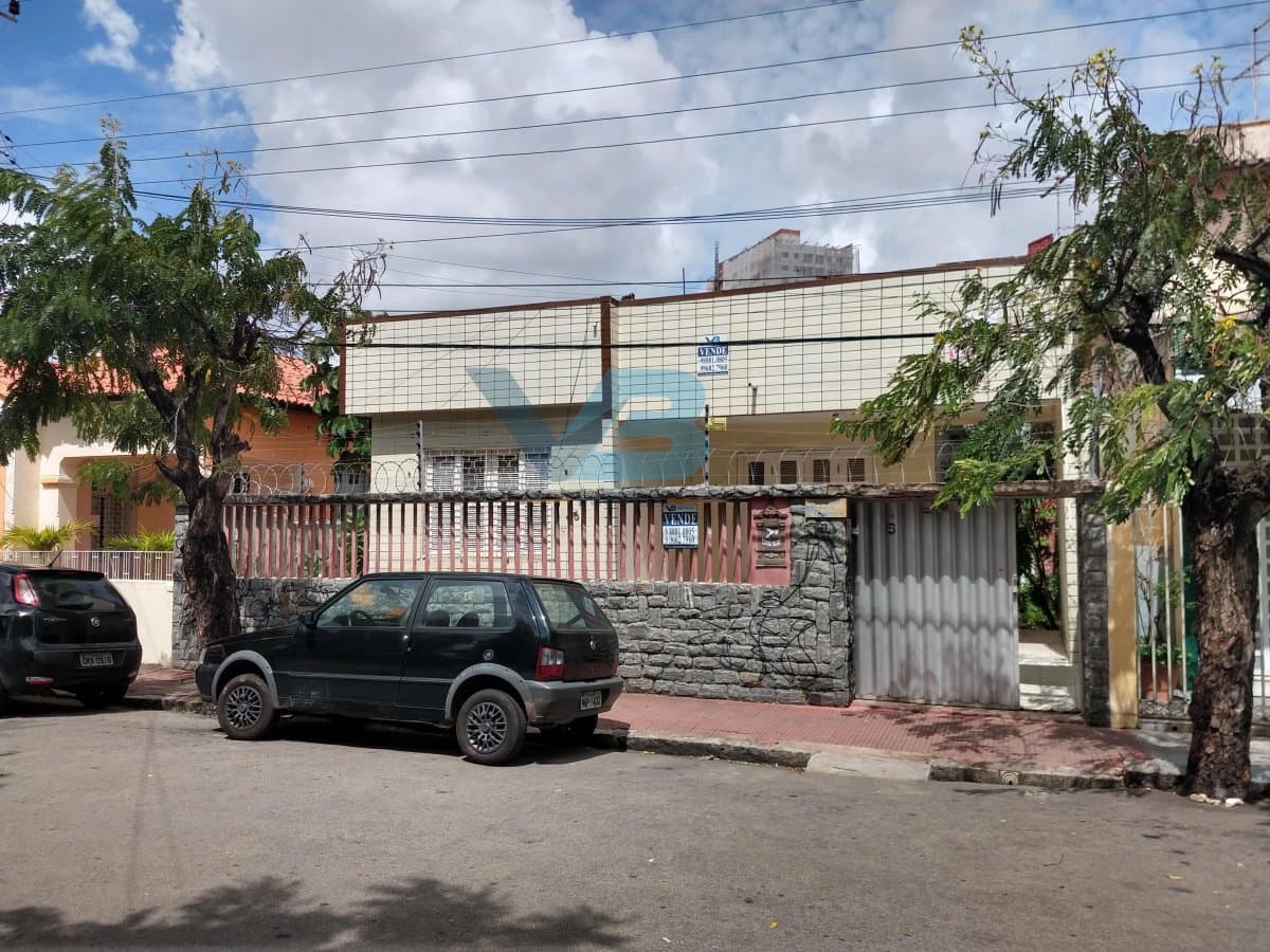 Casa Padrão para Venda em Benfica Fortaleza-CE