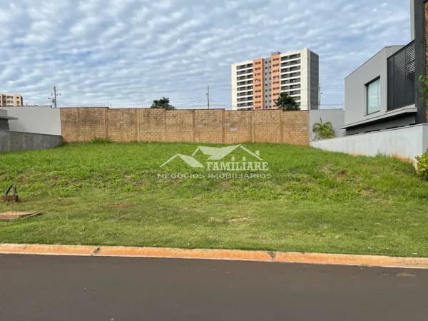 Terreno em Condomínio San Paolo