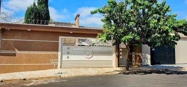 Casa em Ribeirão Preto - Vila Monte Alegre