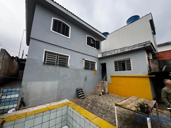 Sobrado à Venda na Vila Paraíso em Guarulhos com Piscina e Quintal