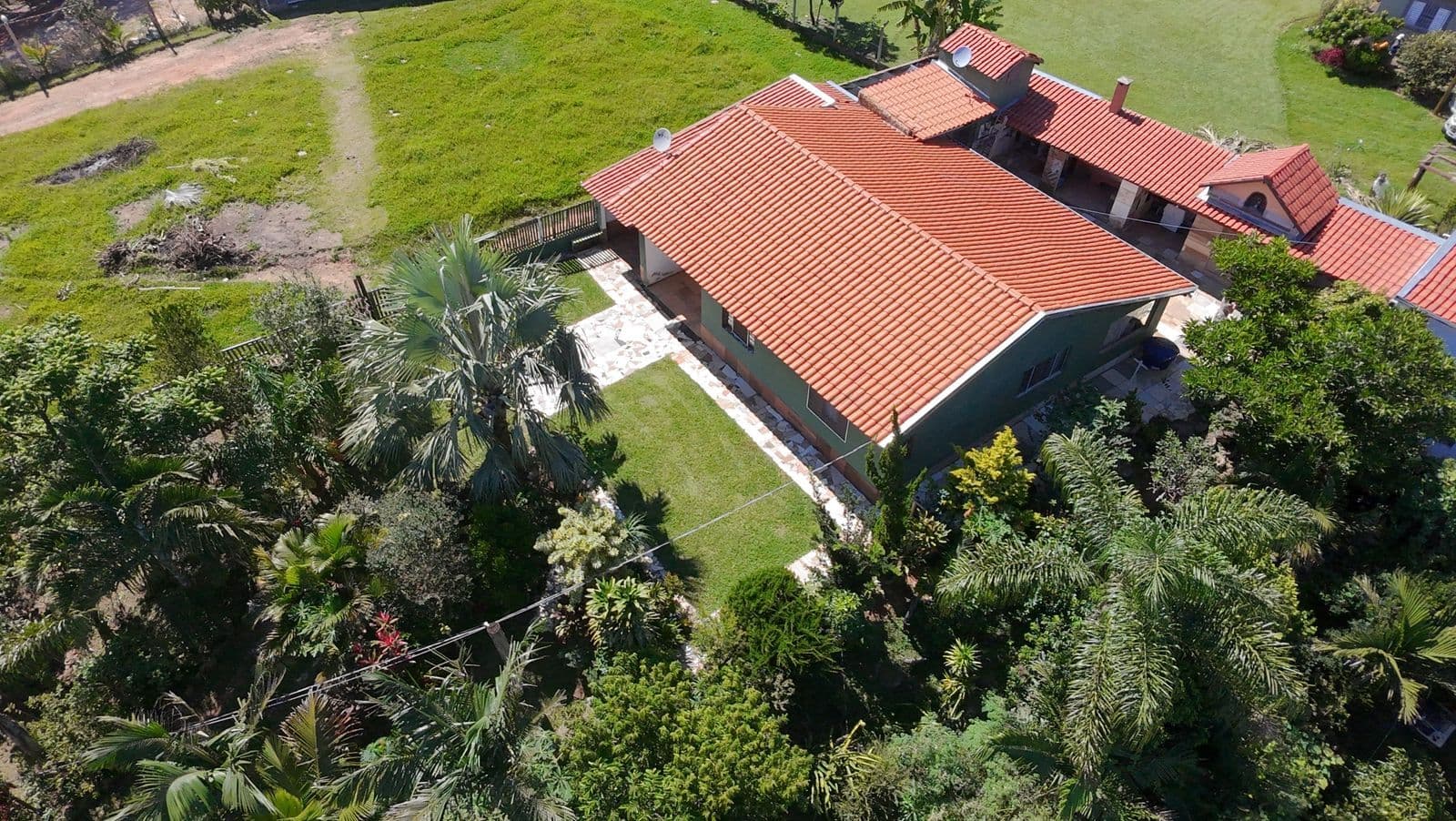 Chácara - c/ casa- área gourmet- pomar- 420.000,00