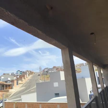 CASA À VENDA EM MONTE SIÃO MG