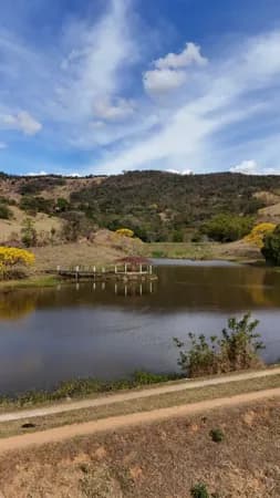 FAZENDA COM 35 ALQUEIRES COM PORTEIRA FECHADA