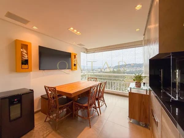 Apartamento em Santana de Parnaíba - Alphaville