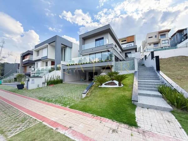 Itahyê - Casa à venda com 370 m² | 4 suítes