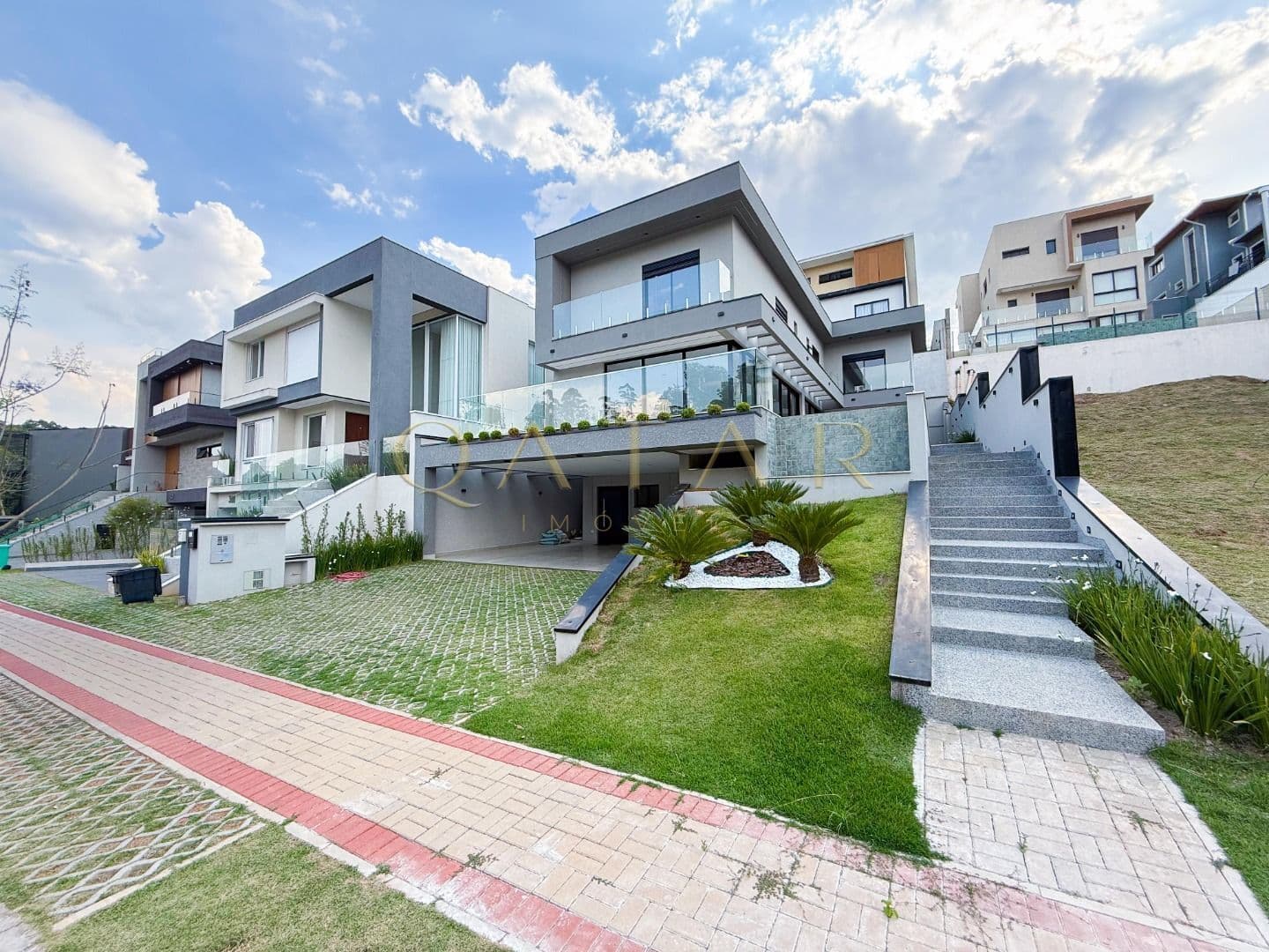 Itahyê - Casa à venda com 370 m² | 4 suítes