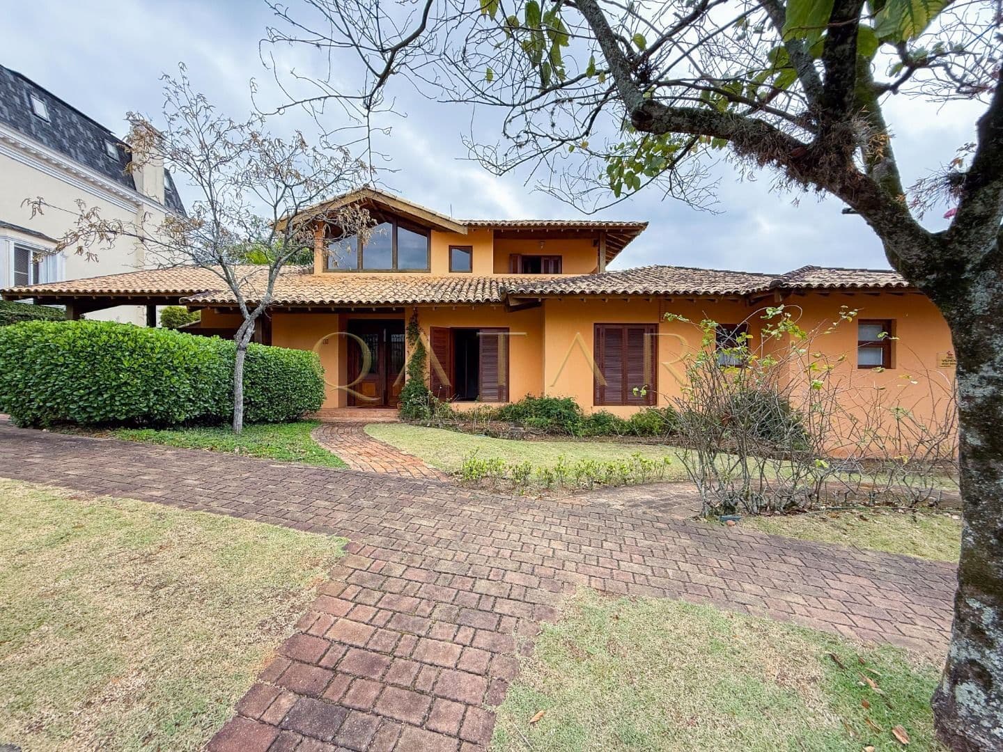 Gênesis 1 - Casa à venda e para locação com 881m² | 4 suítes