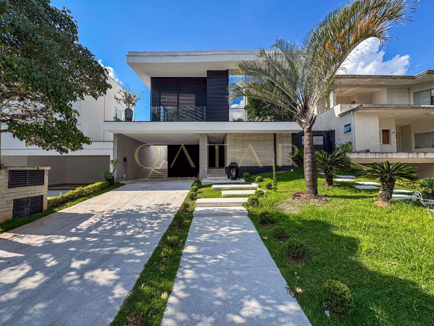 Alphaville 18 do Forte - Casa à venda com 350m² | 4 suítes