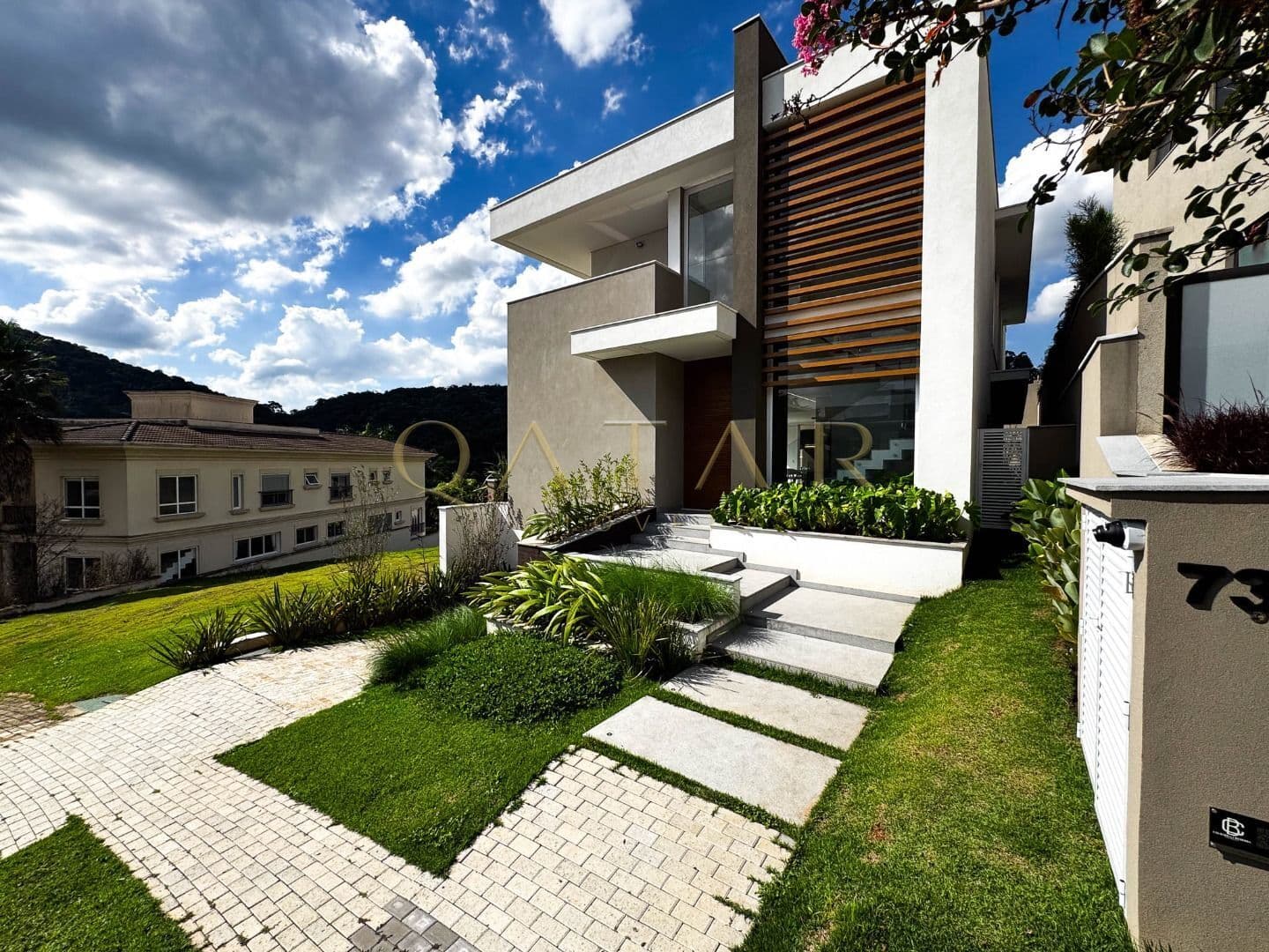 Alphaville Tamboré 10 - Casa à venda com 625,56 m² | 4 suítes