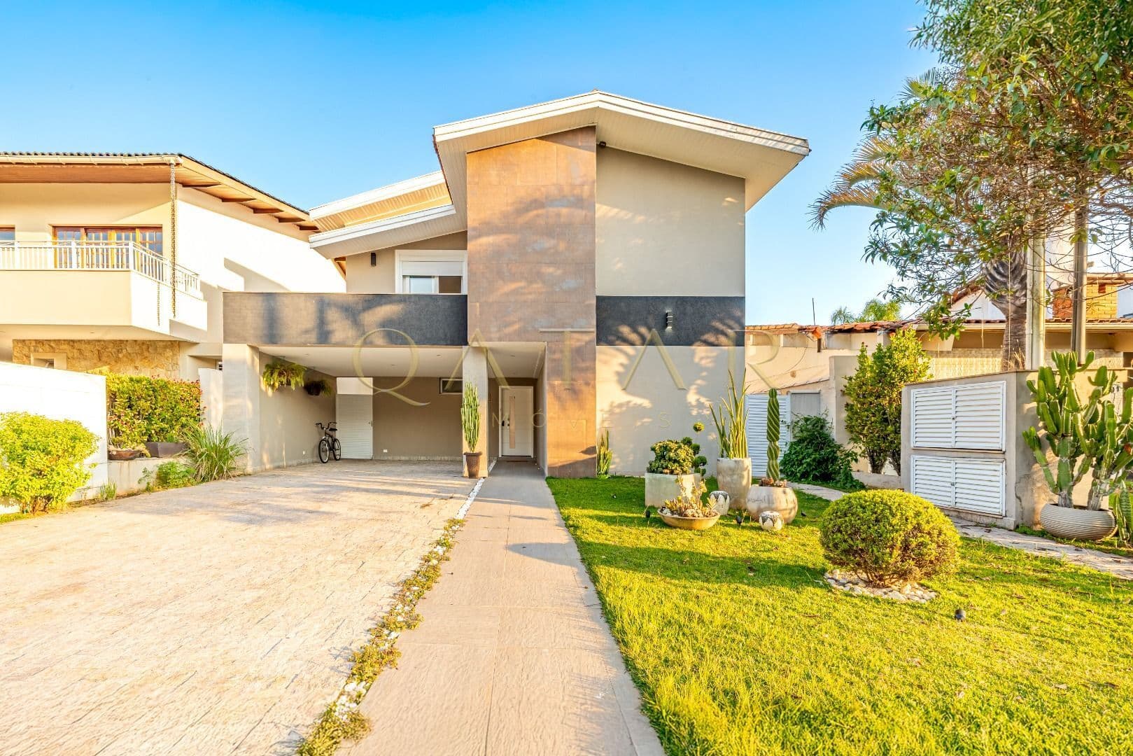 Alphaville 4 - Casa à venda com 353 m² | 4 suítes